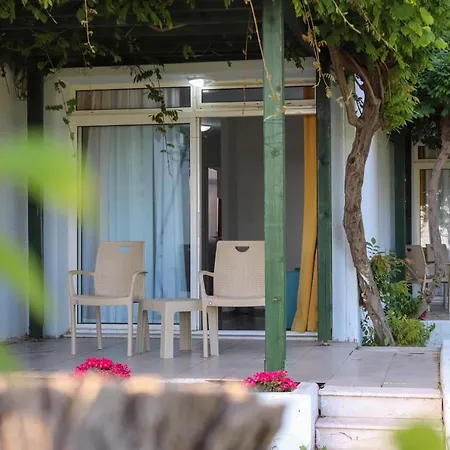 Afytos Tatil Koyu Resort *